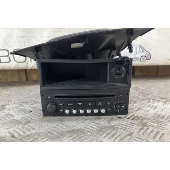 Магнитола (CITROEN JUMPY III 2007-2019г, Бортовой + USB 98053736XT, Б/у)